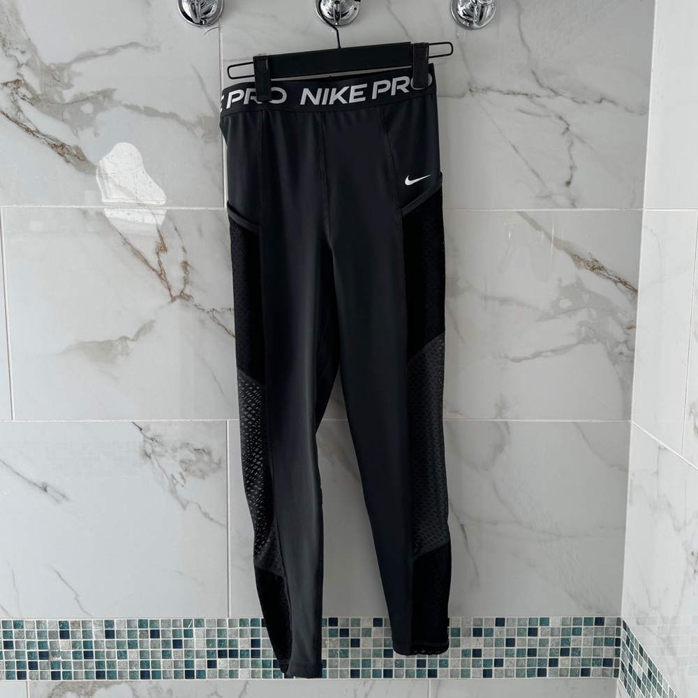 REVOLVE - NIKE |‎ HIGH RISE 7/8 LEGGING - Picture 7 of 9